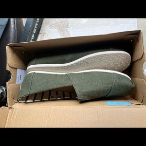 Tom’s Classic Pine size 11.5 NIB